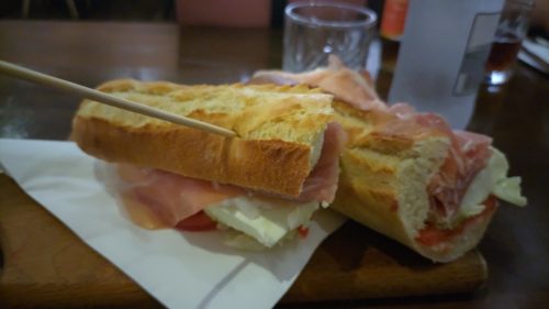 マルタ ローカルカフェ サンドイッチ