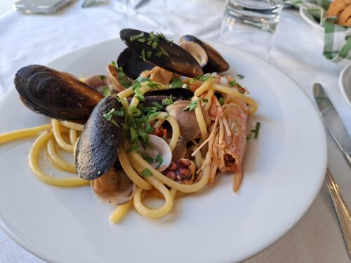 シーフードパスタ